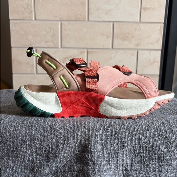 NIKE TRAIL SANDALS!! - Picture 4 of 5